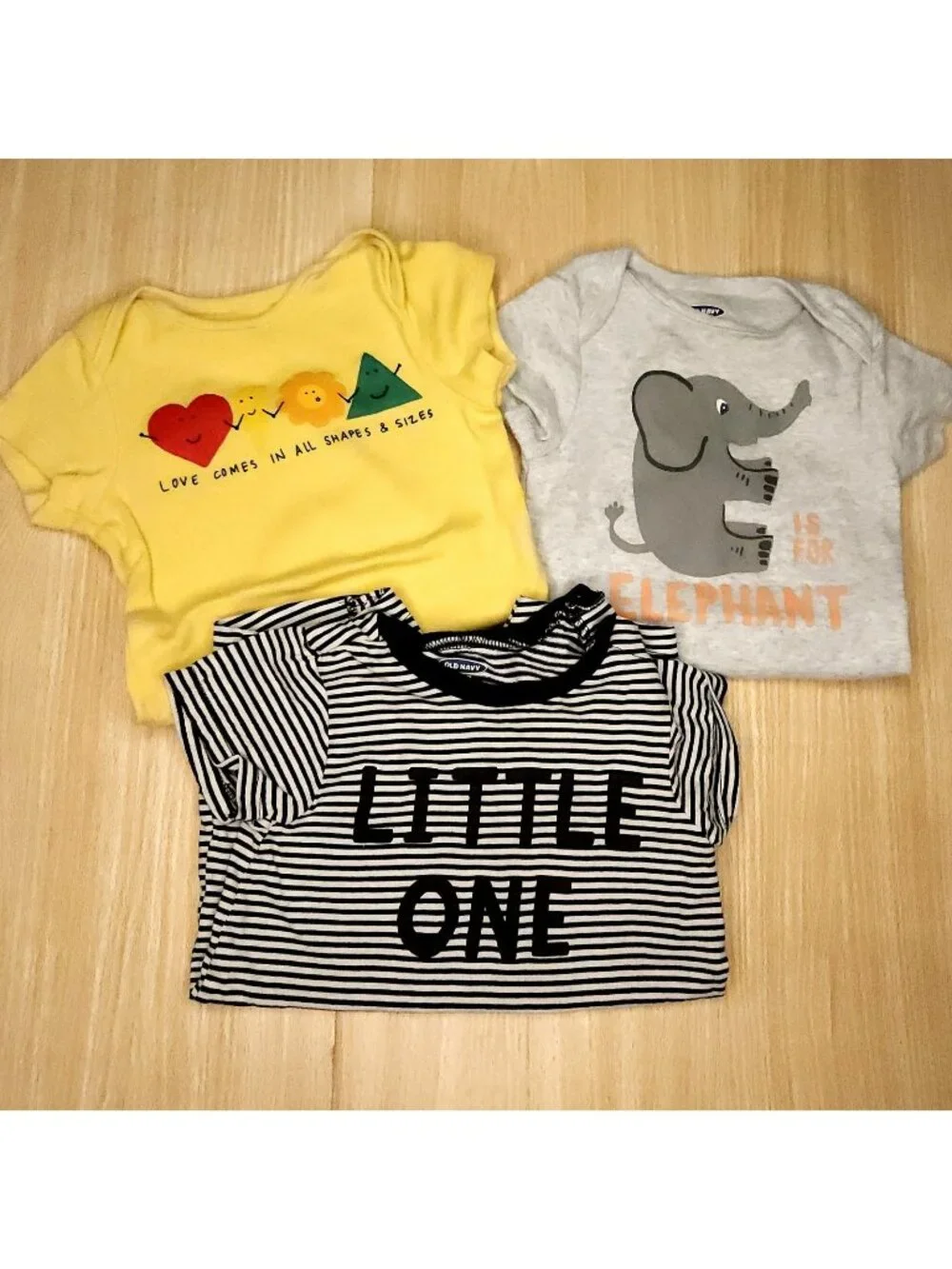 Old Navy Infant Boys 3 Piece Bodysuit Bundle 6-12 Months